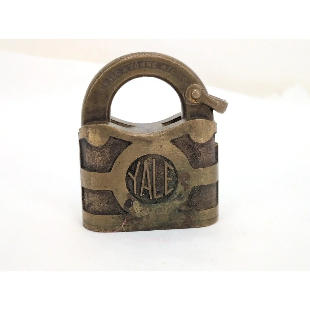 Antique Brass Padlock with Chain Hoop YALE & TOWNE Mfg. Co. NO KEY c.1900